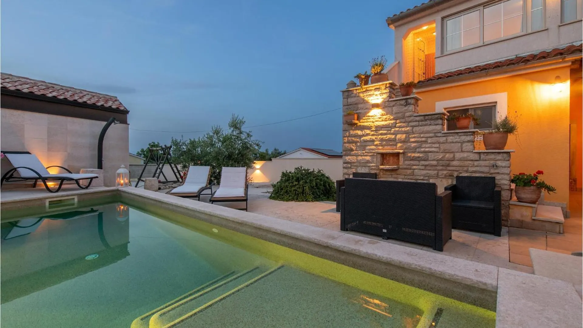 3 Bedroom Nice Home In Kavran Croatia