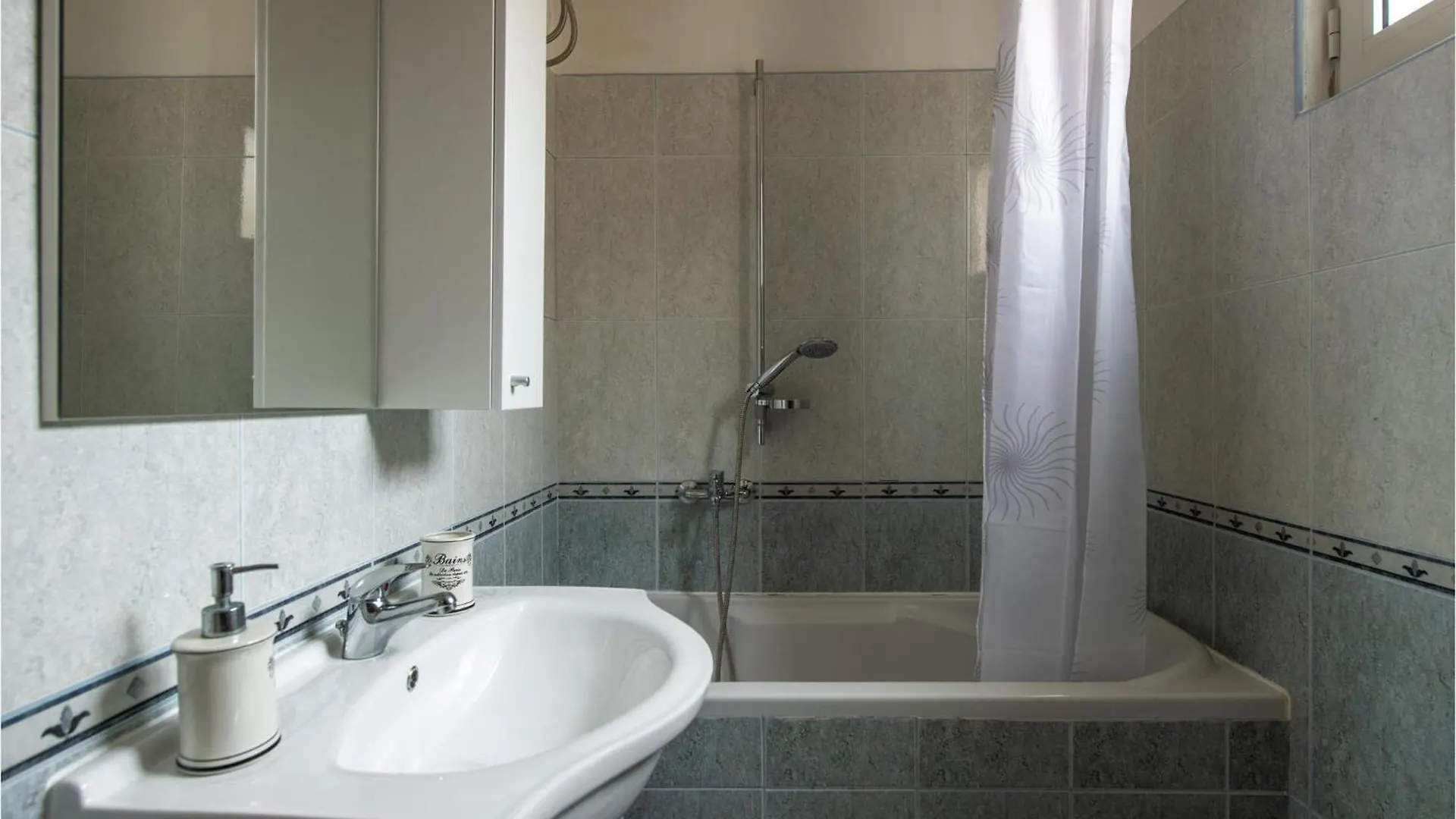 3 Bedroom Nice Home In Kavran Holiday home