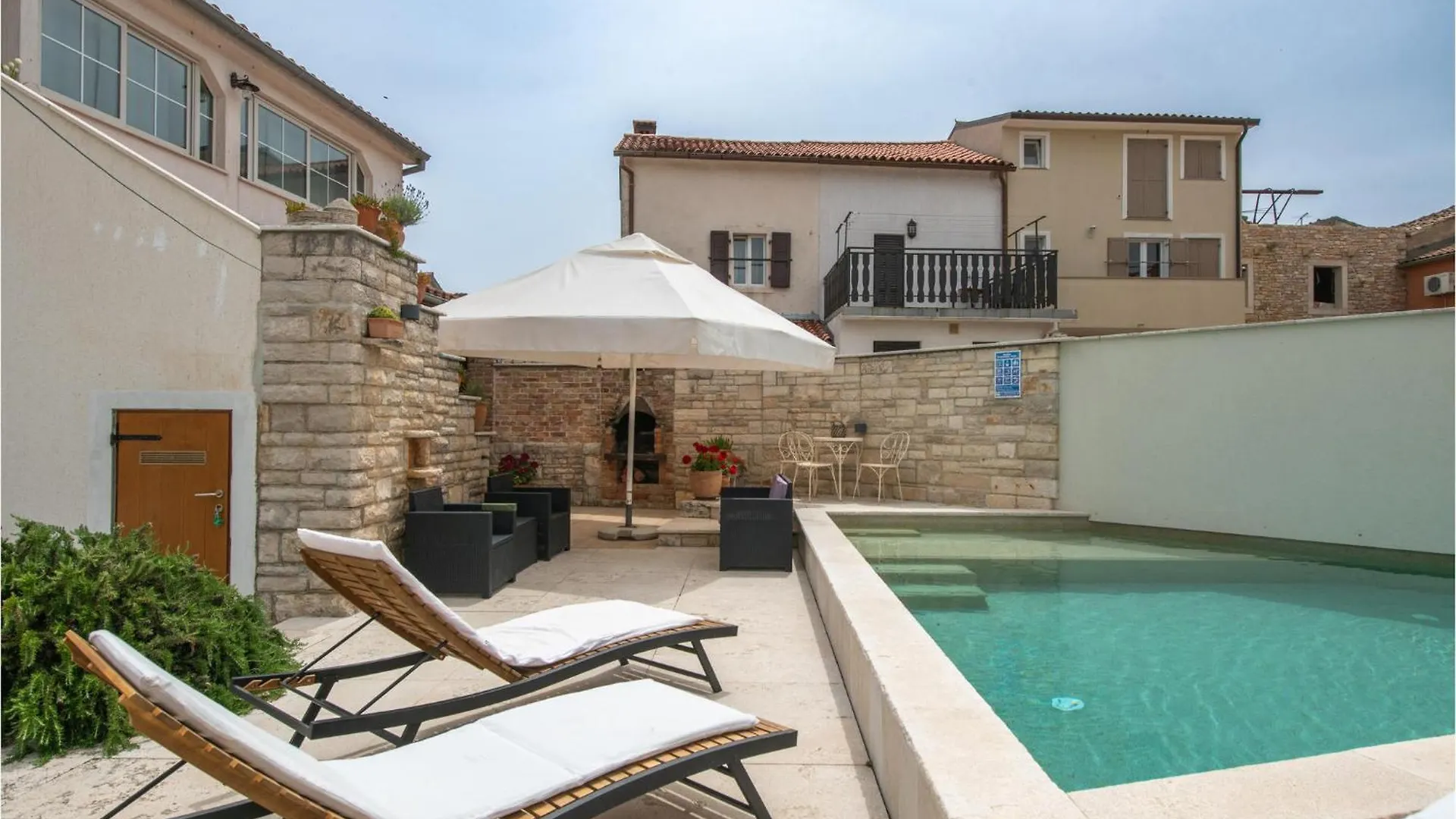 3 Bedroom Nice Home In Kavran Holiday home
