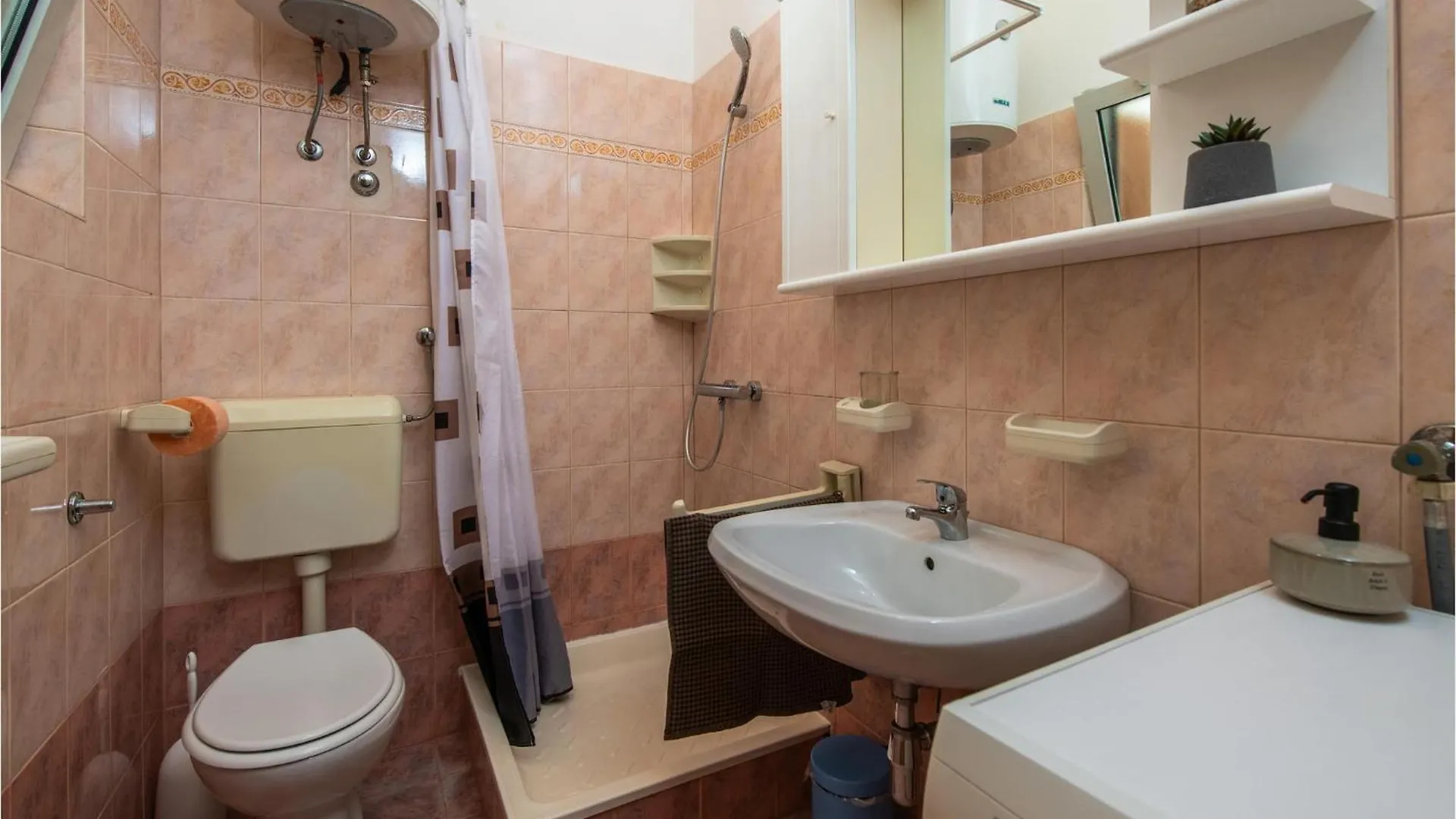 3 Bedroom Nice Home In Kavran